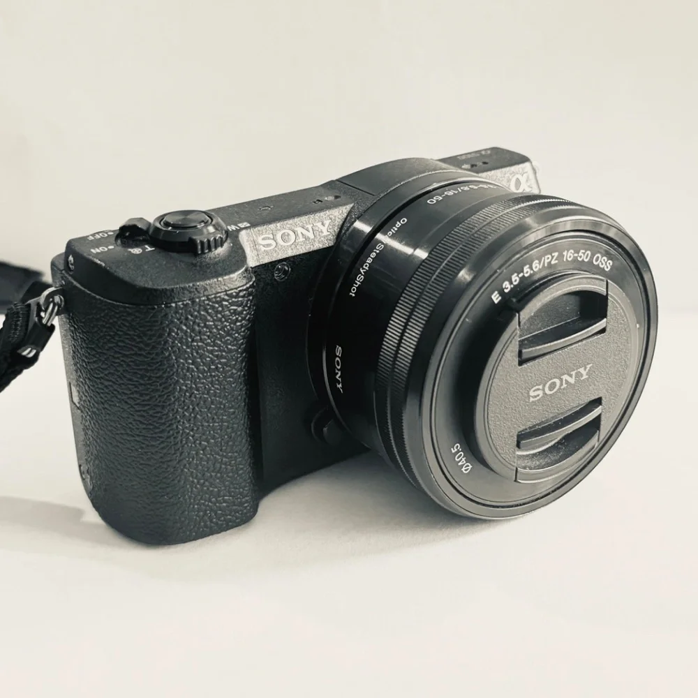 Sony a5100 *BUNDLE* 16-50mm Lens Camera with 3-Inch Flip Up LCD w/accessories